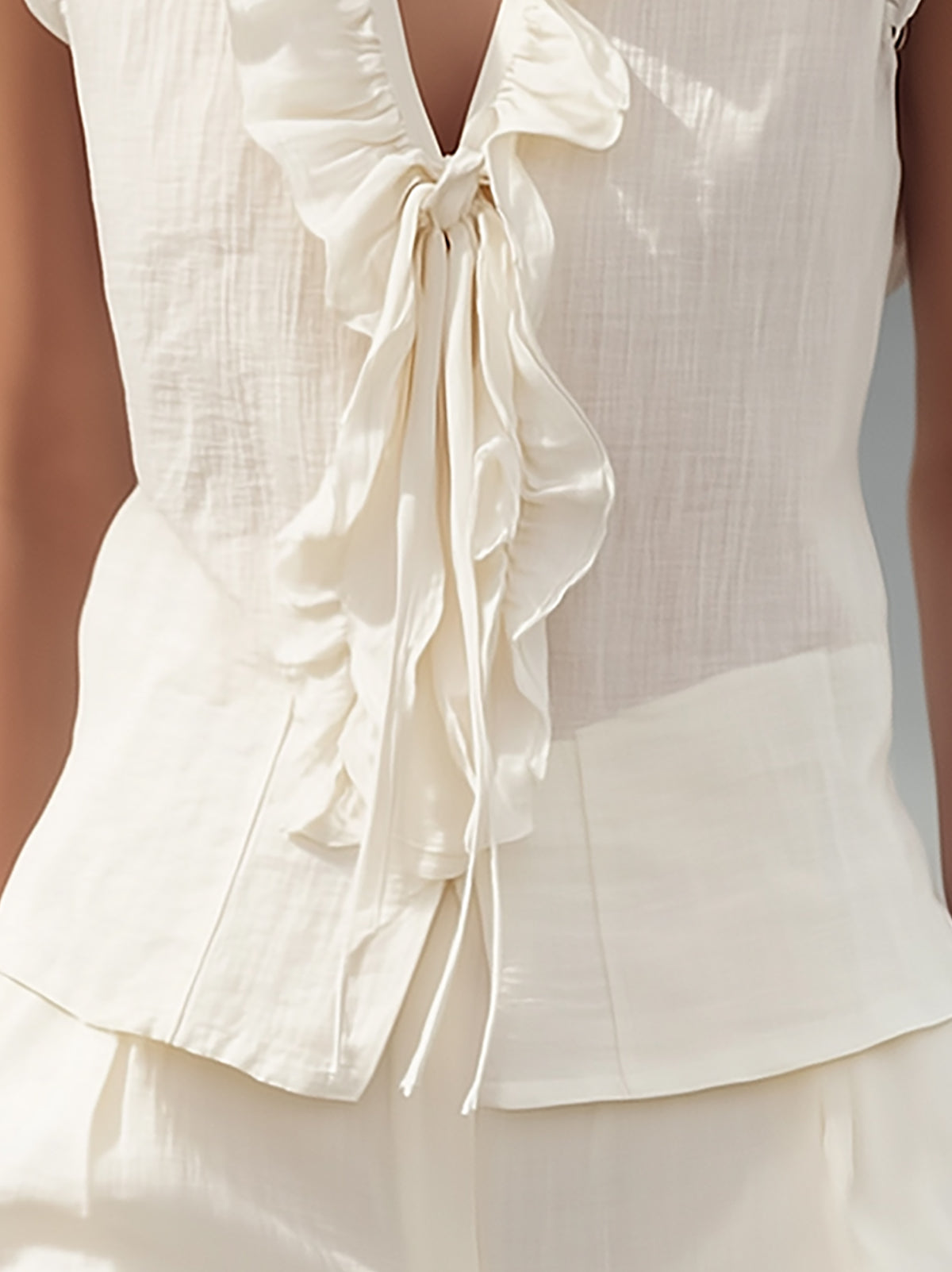 Blusa Isabella - Crema con Olanes en Mezcla de Lino